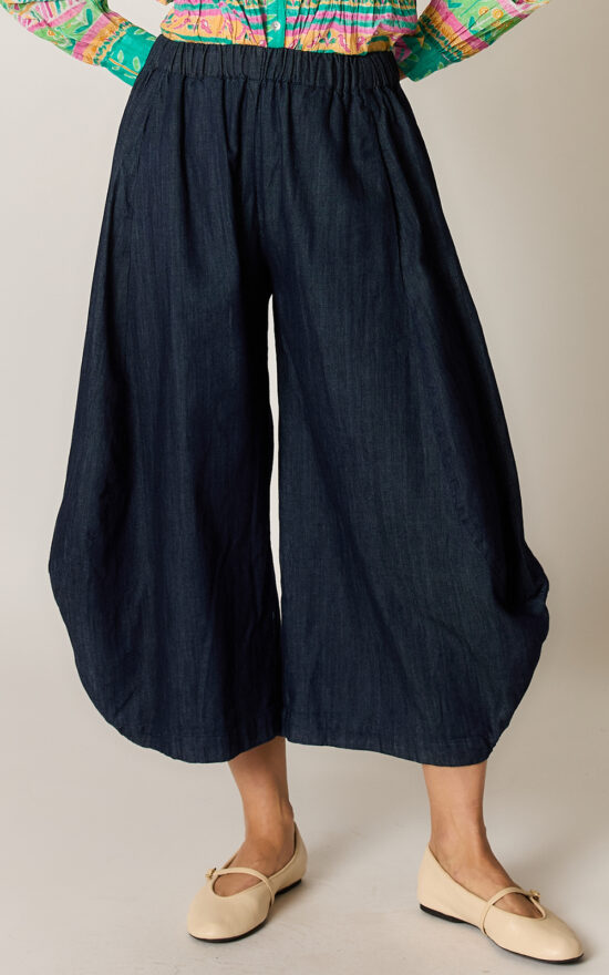 Palloncino Pant product photo.