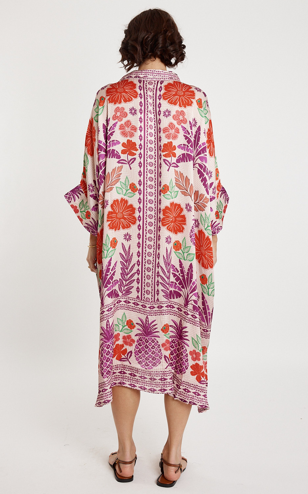 Parisio Kaftan product photo.