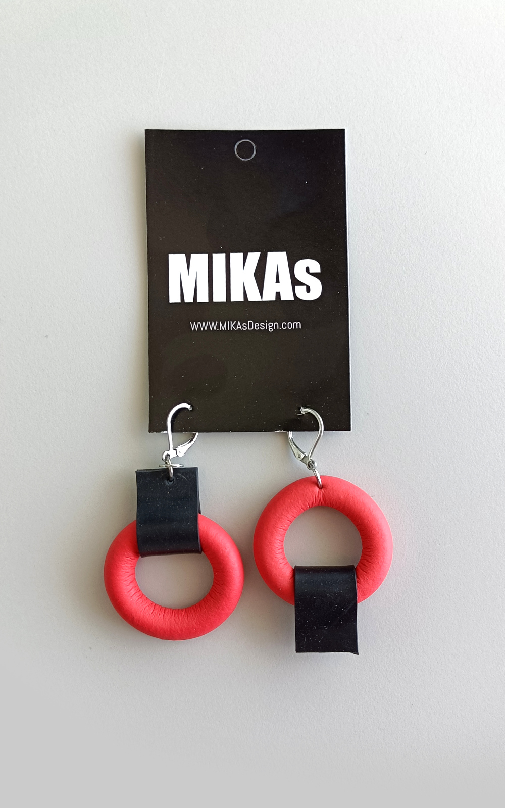 Plus 0 Earrings product photo.