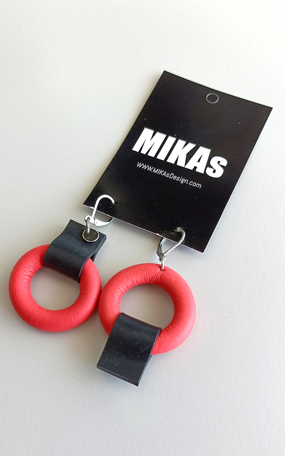 Plus 0 Earrings product photo.