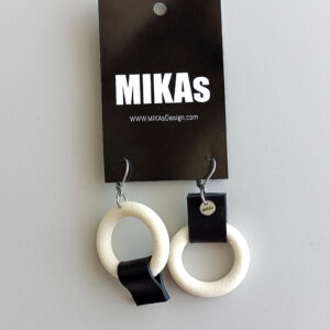 Plus 0 Earrings