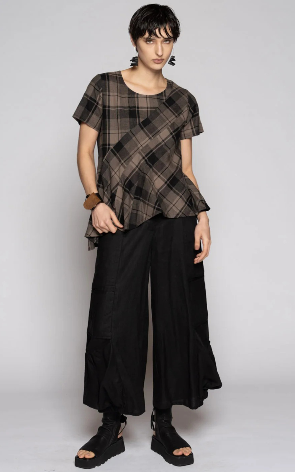Strata Pocket Pant product photo.