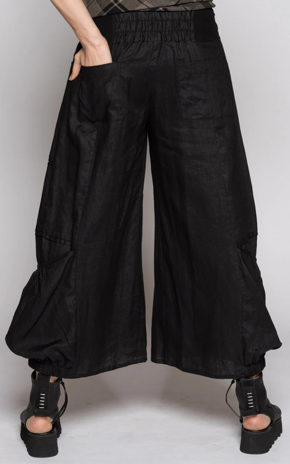 Strata Pocket Pant product photo.