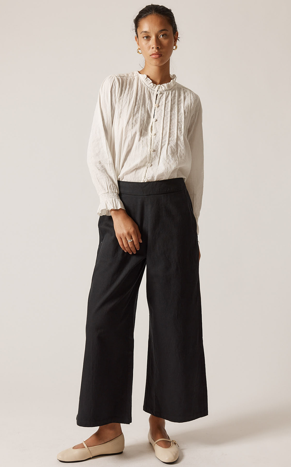 Pula Pant In Cotton Twill product photo.