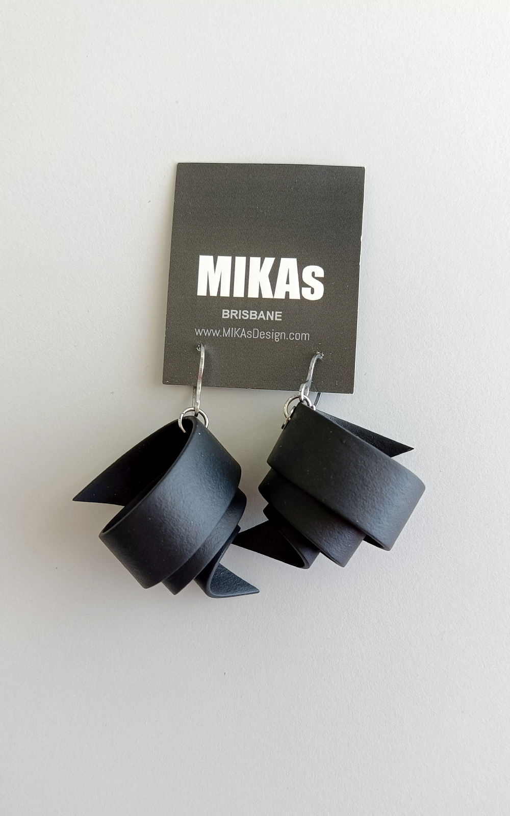 Rasen Earrings product photo.