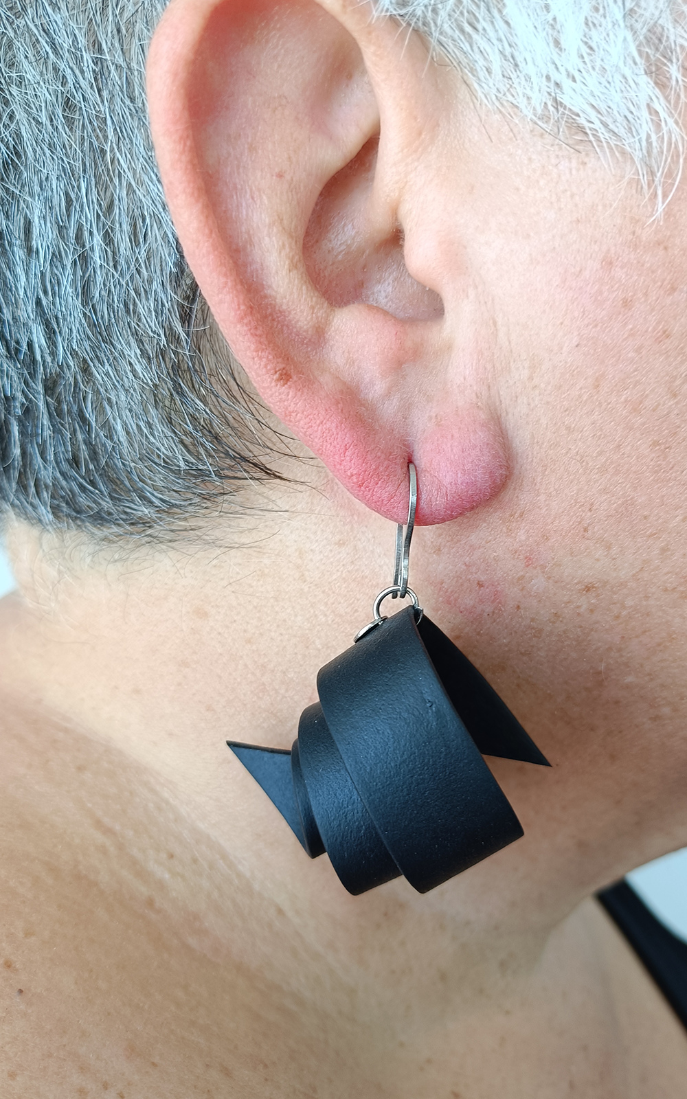 Rasen Earrings product photo.