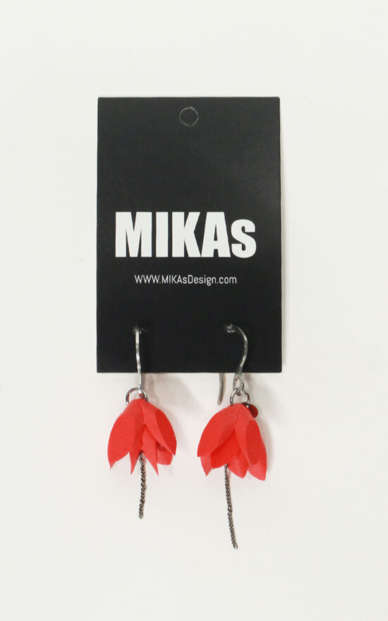 Rindou Earrings product photo.