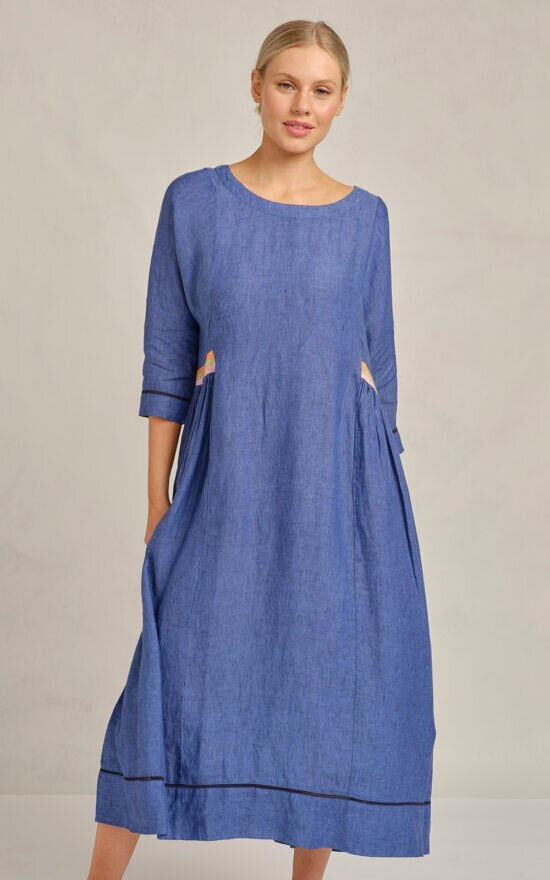 Alice Dress product photo.