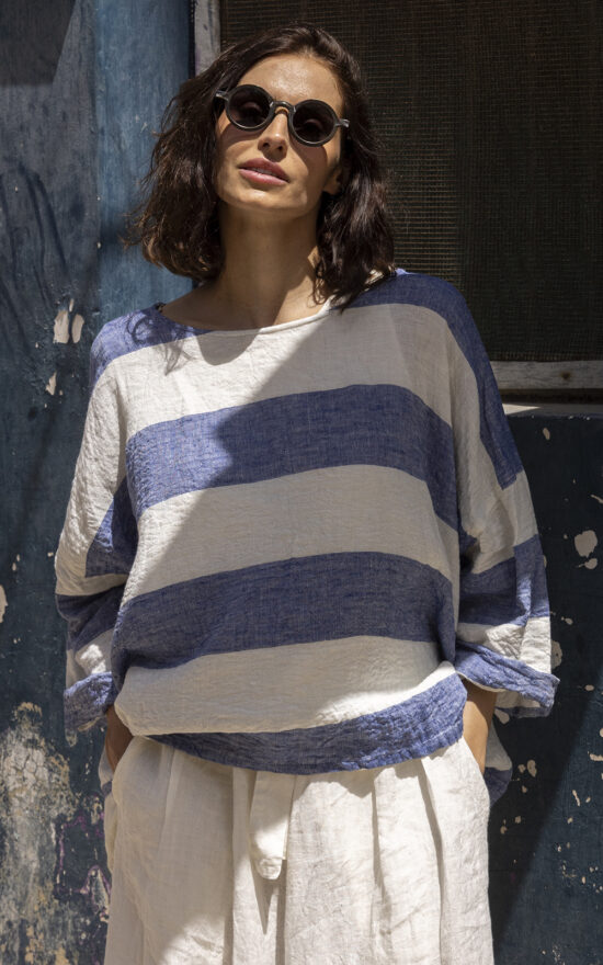 Saba Top Linen product photo.
