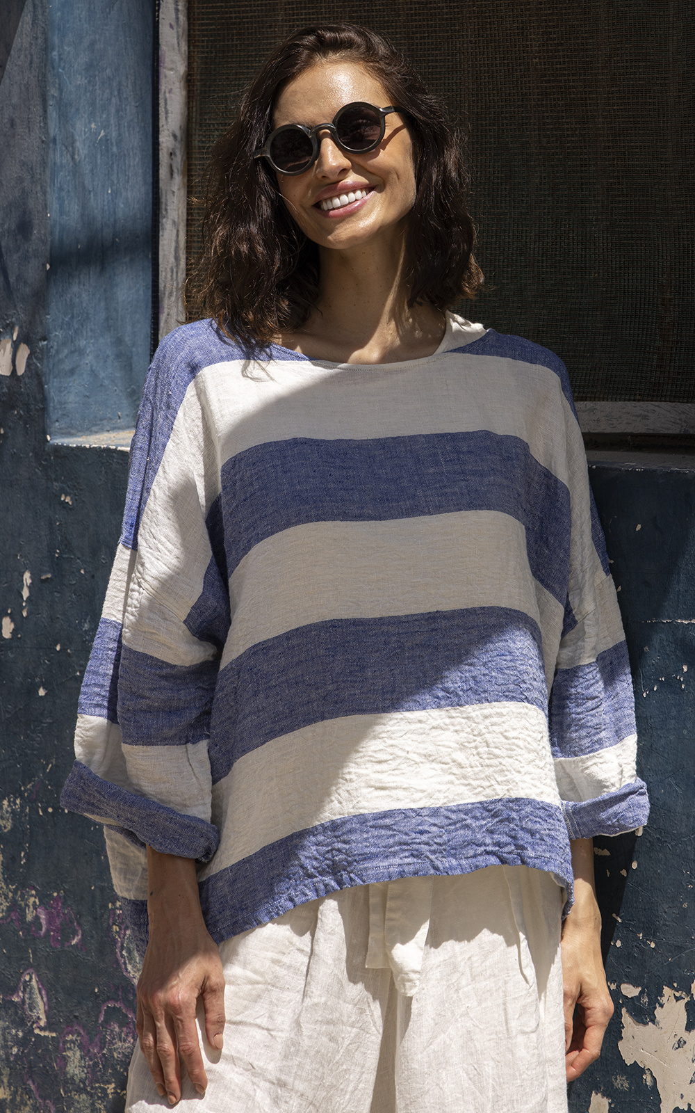 Saba Top Linen product photo.
