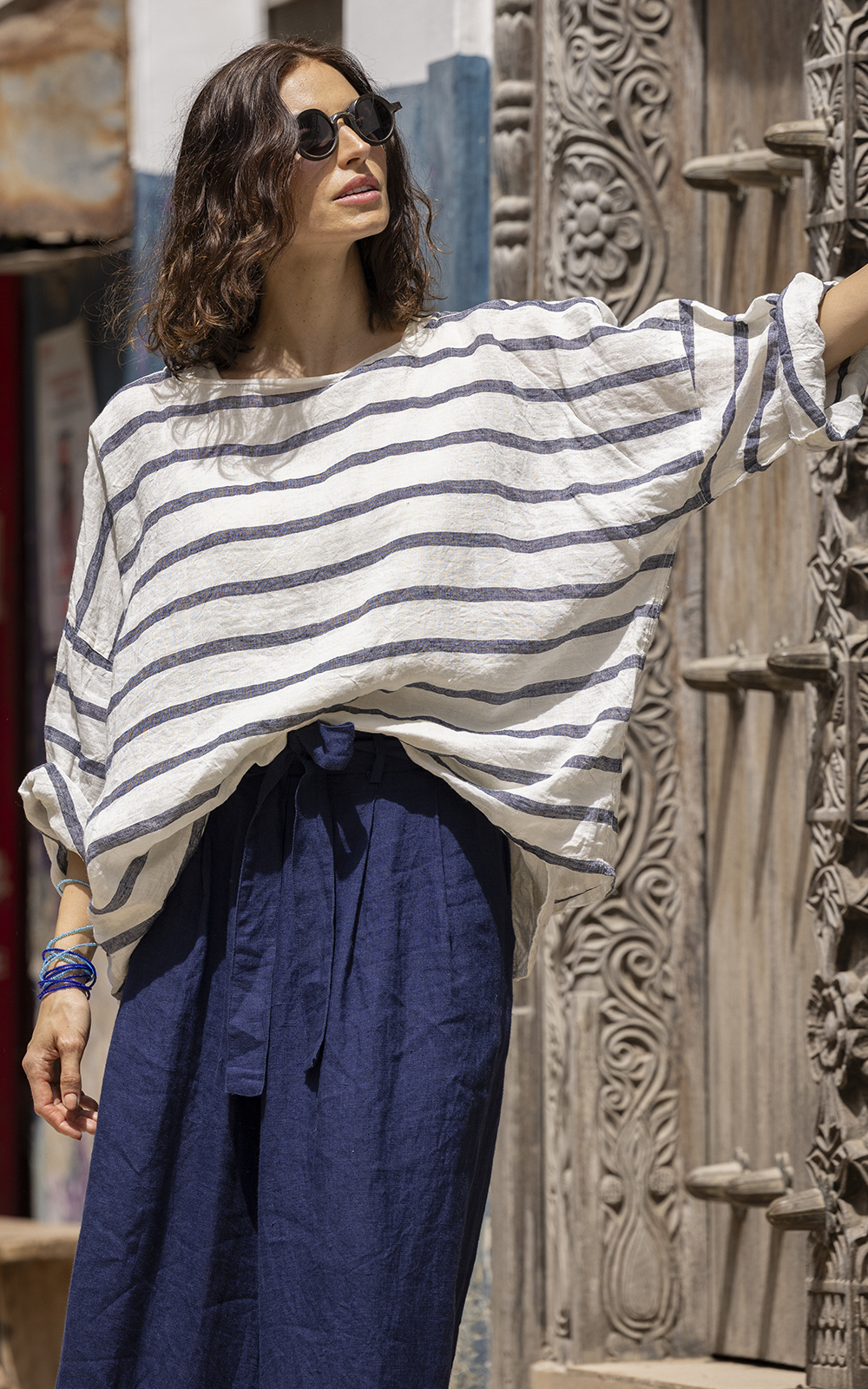 Saba Top Linen product photo.