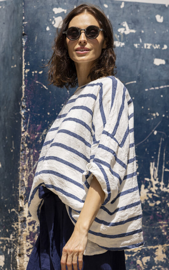 Saba Top Linen product photo.