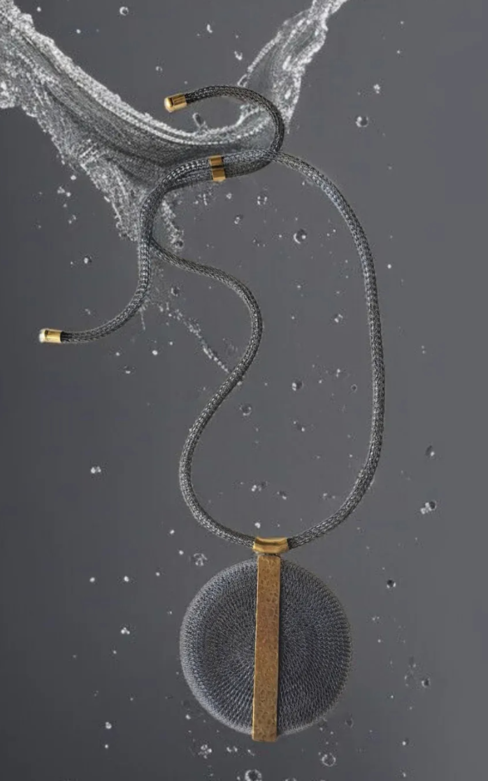 Circle Linear Necklace product photo.