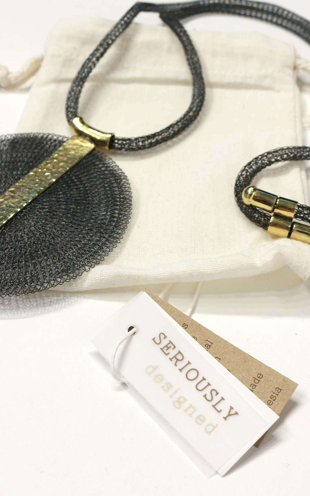 Circle Linear Necklace product photo.