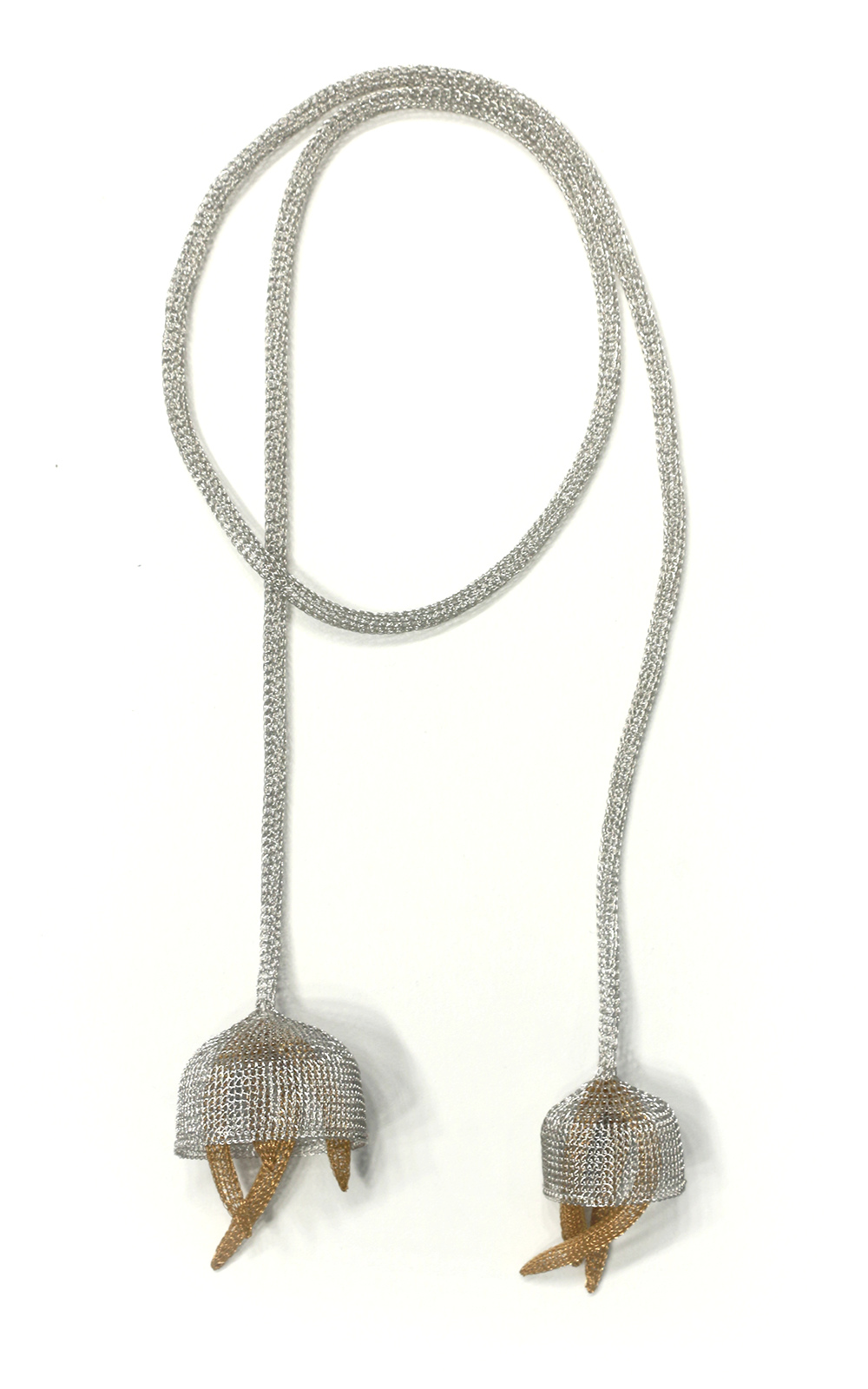 Flower Short Lariat Necklace product photo.