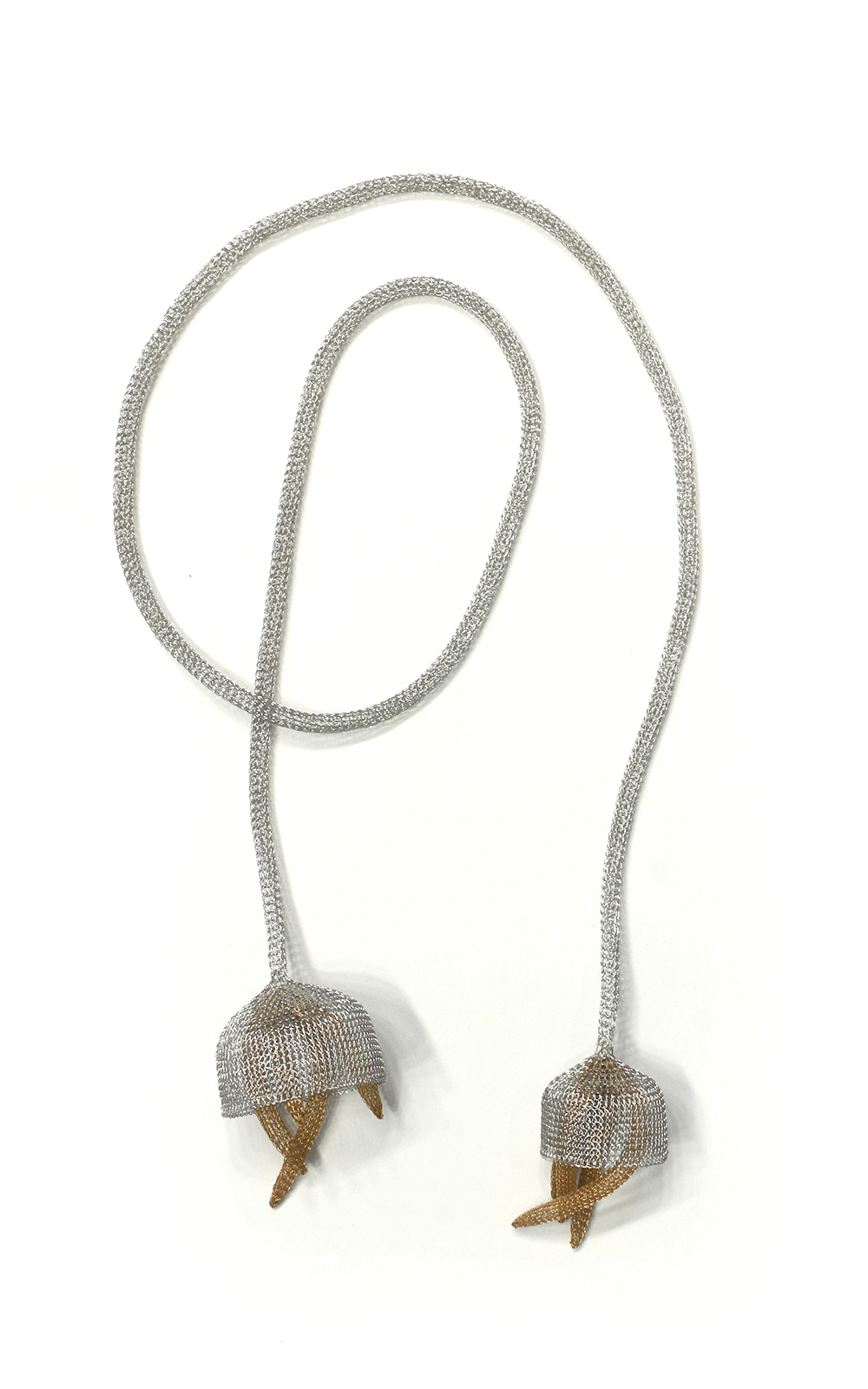 Flower Short Lariat Necklace product photo.