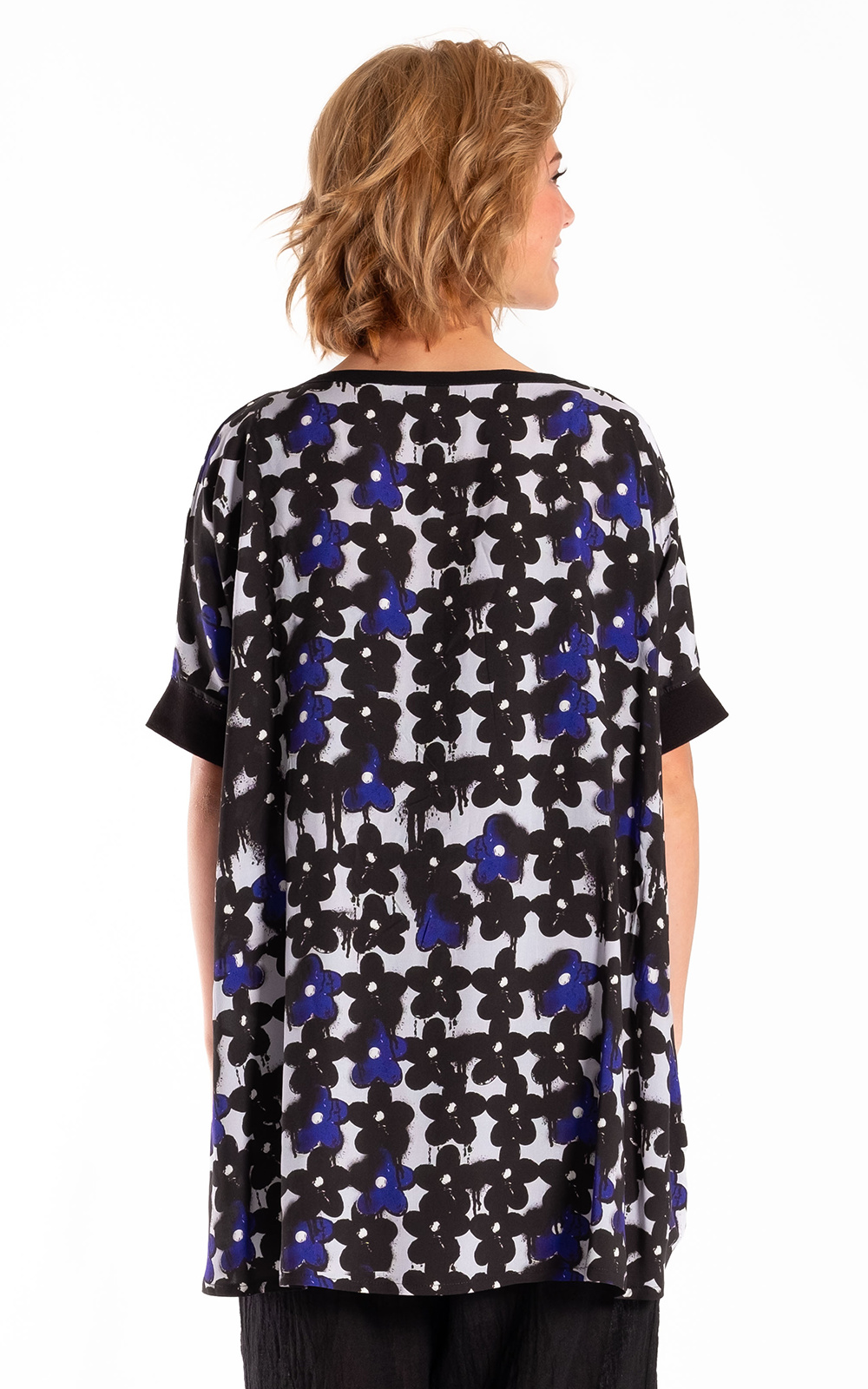 Leese Top product photo.