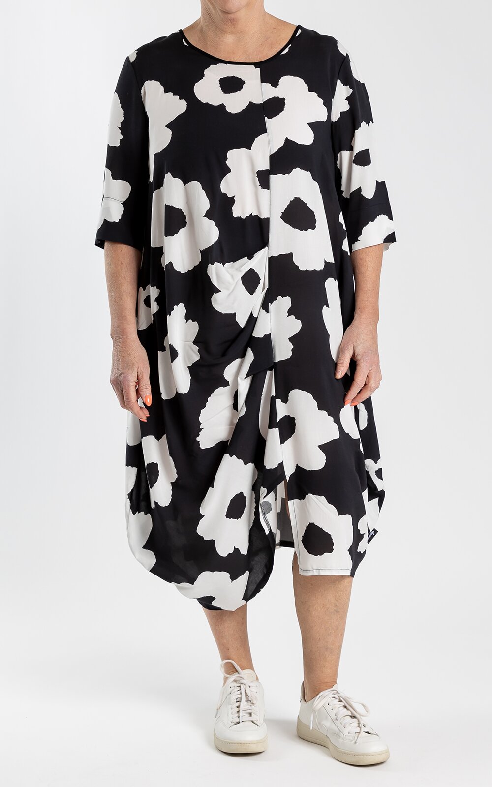 Luci Dress Daisy product photo.