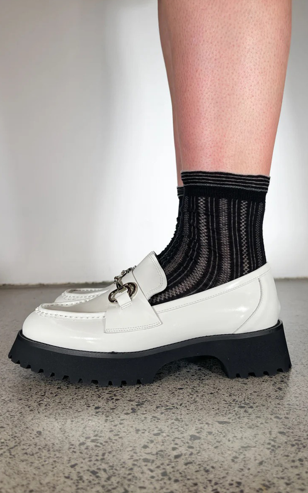 Short Frill Sock product photo.