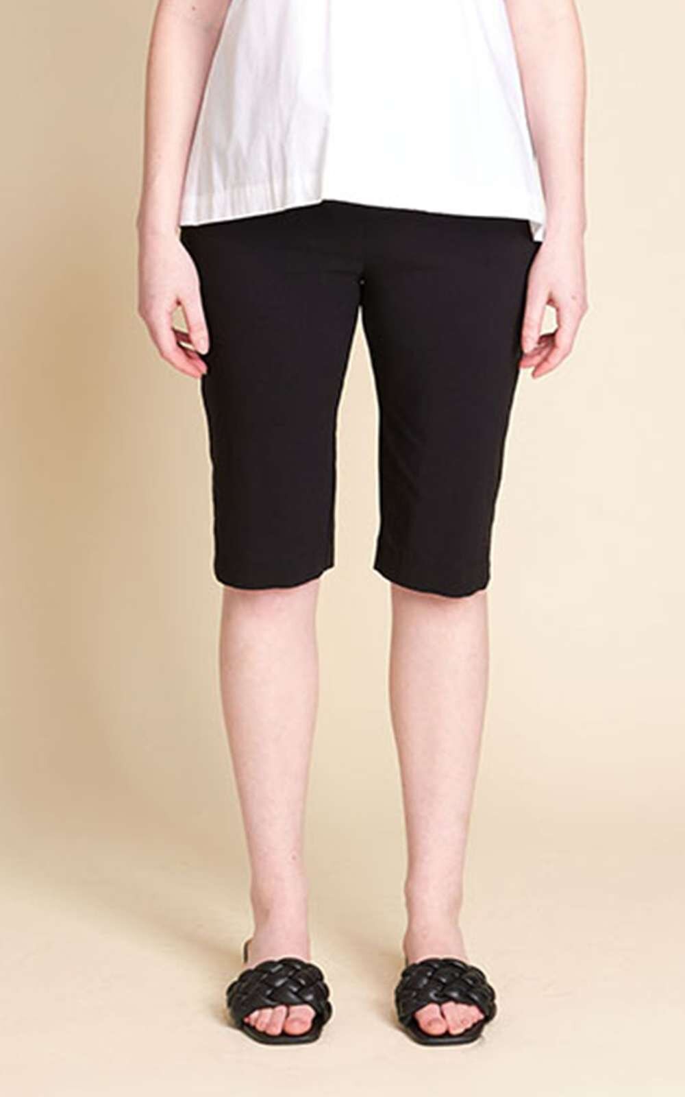 Fan Fave Short product photo.