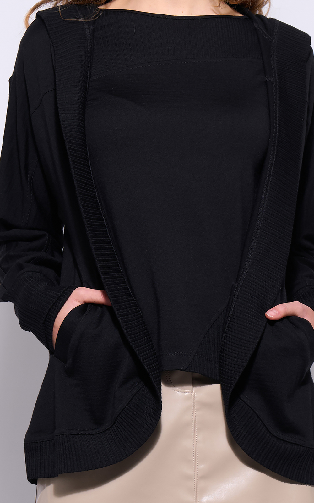 The Weekender Merino product photo.