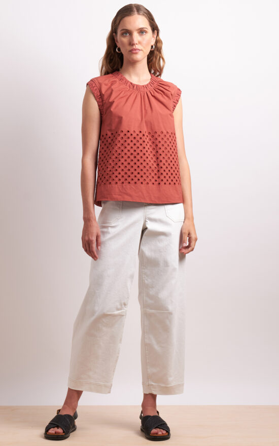 On The Curve Jean product photo.