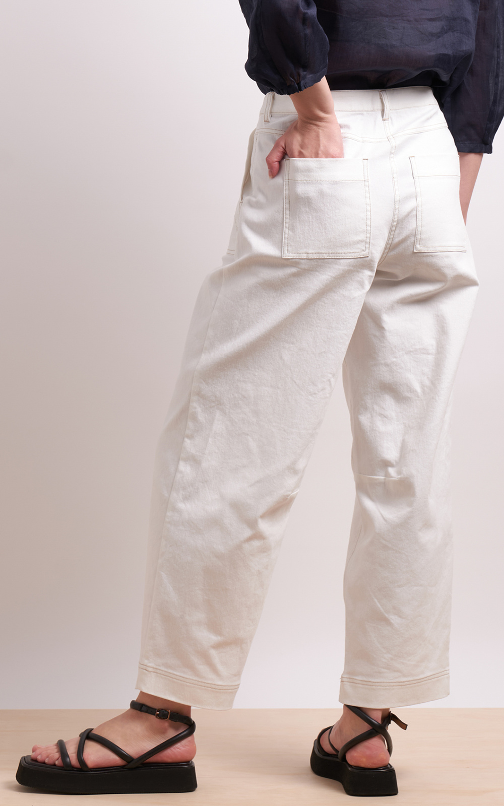 On The Curve Jean product photo.
