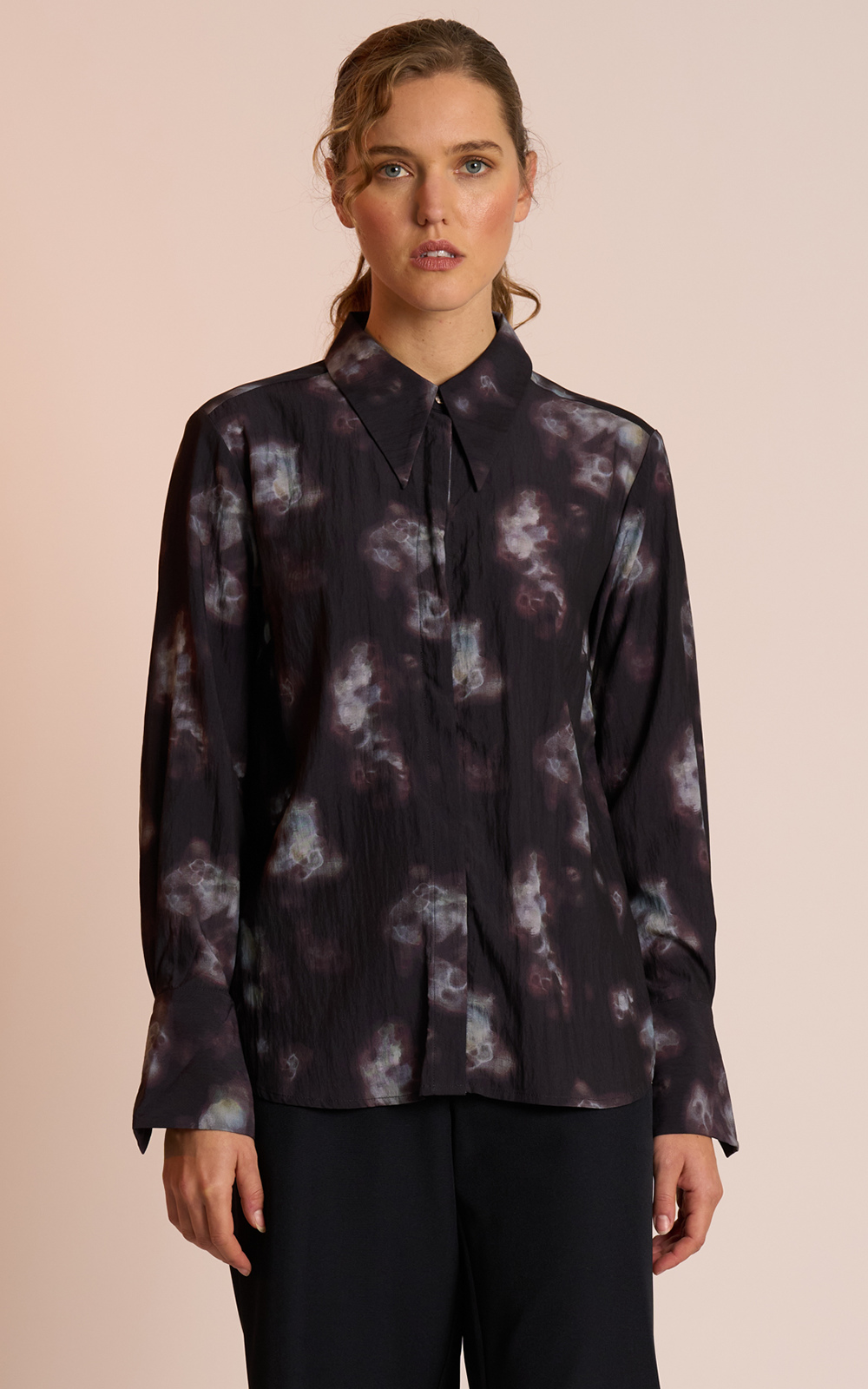 Luna Shirt product photo.