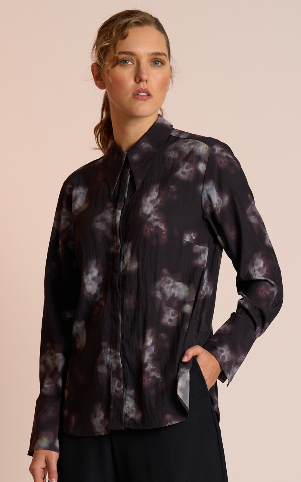 Luna Shirt product photo.