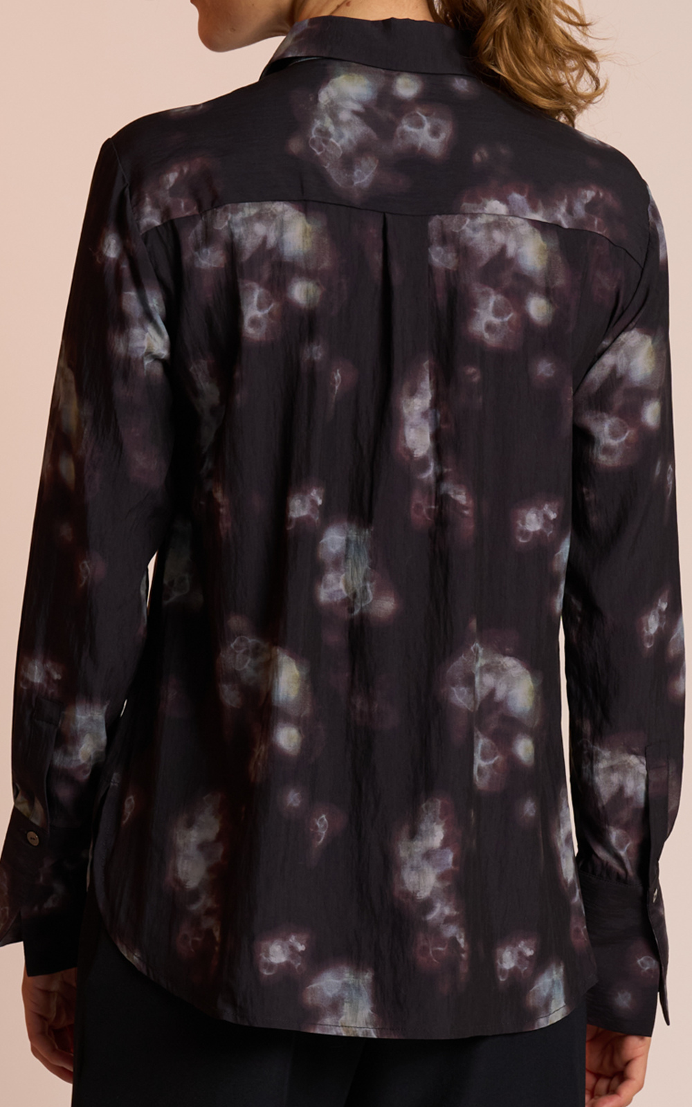 Luna Shirt product photo.