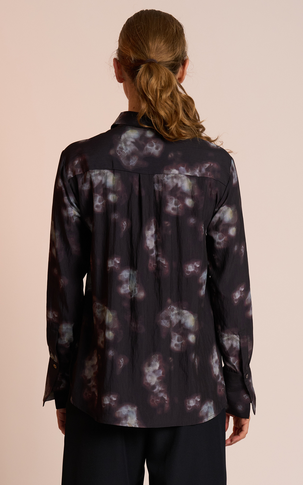 Luna Shirt product photo.