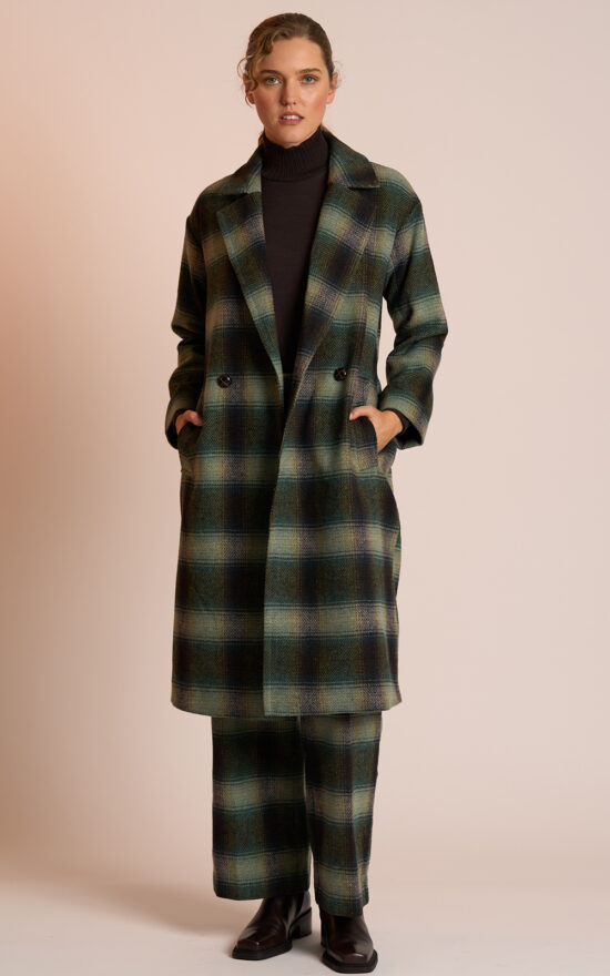 Saxon Coat product photo.