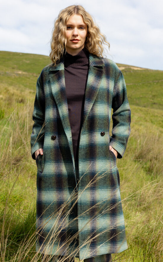 Saxon Coat product photo.