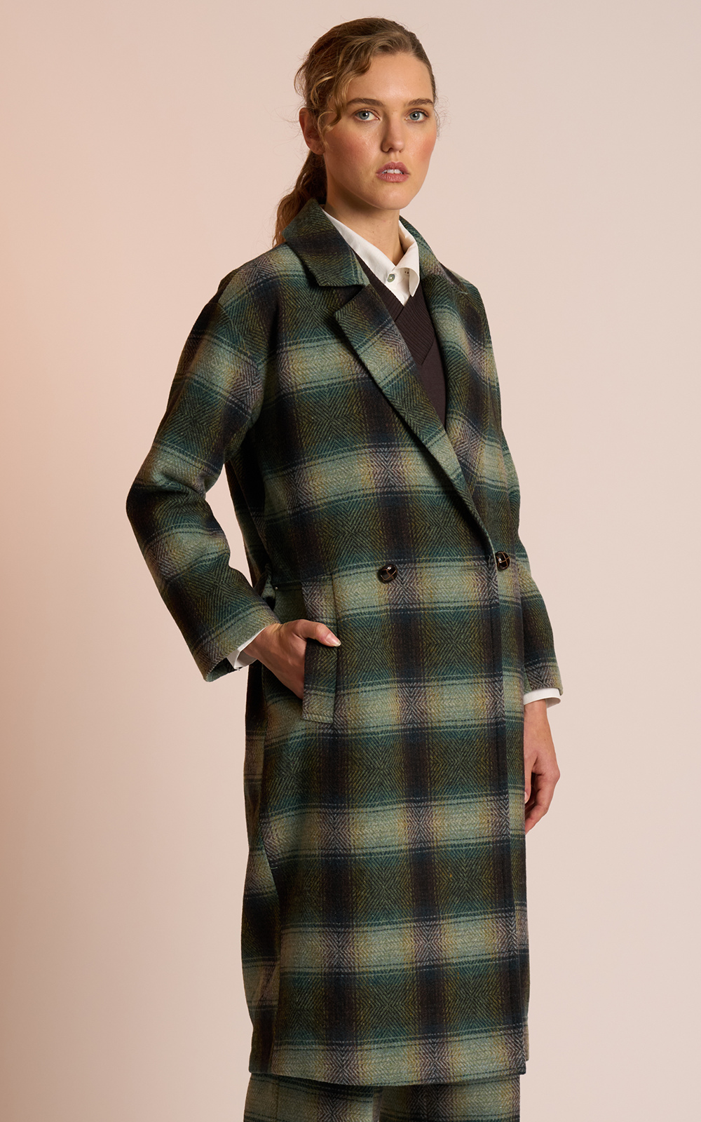 Saxon Coat product photo.