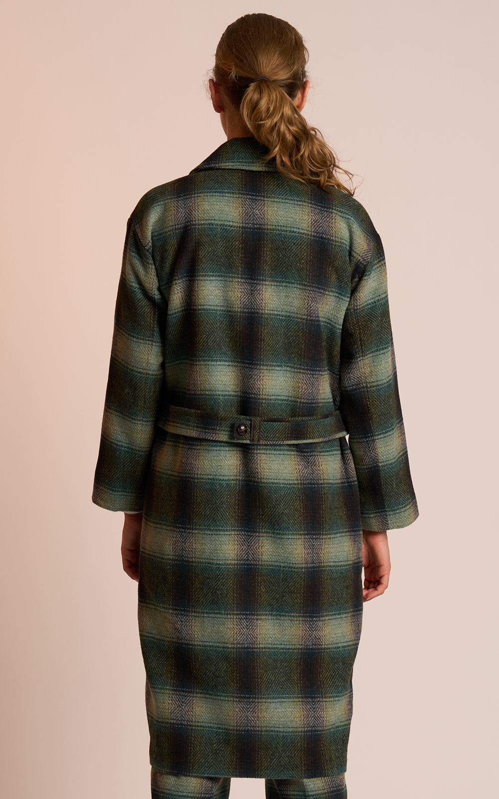 Saxon Coat product photo.