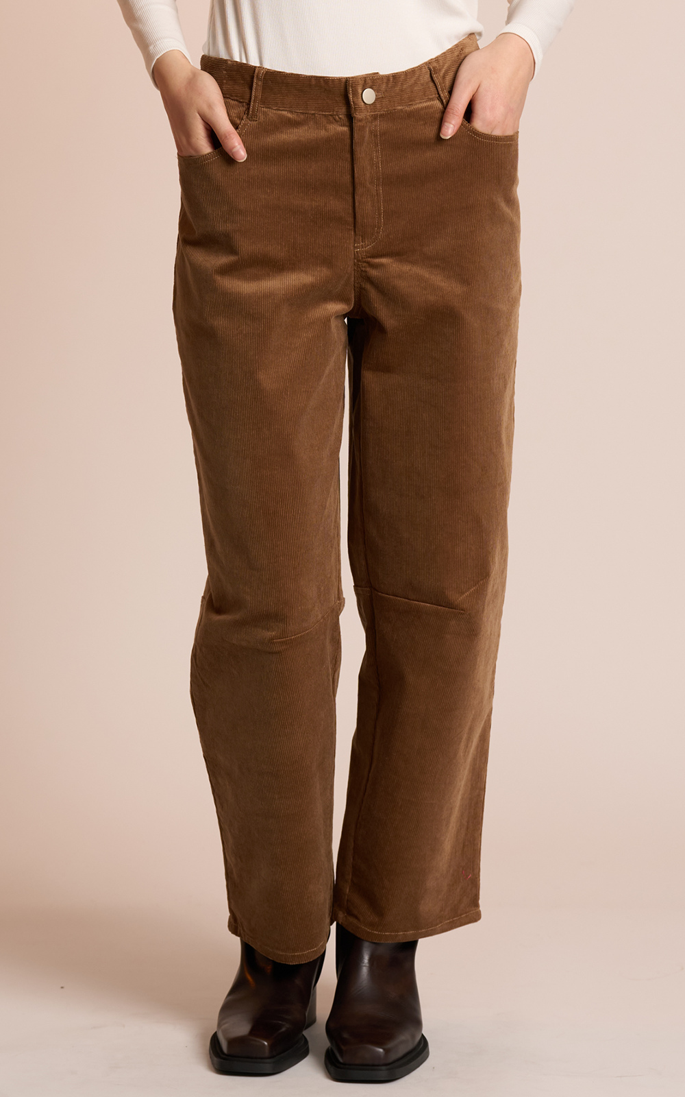 Dakota Pant product photo.