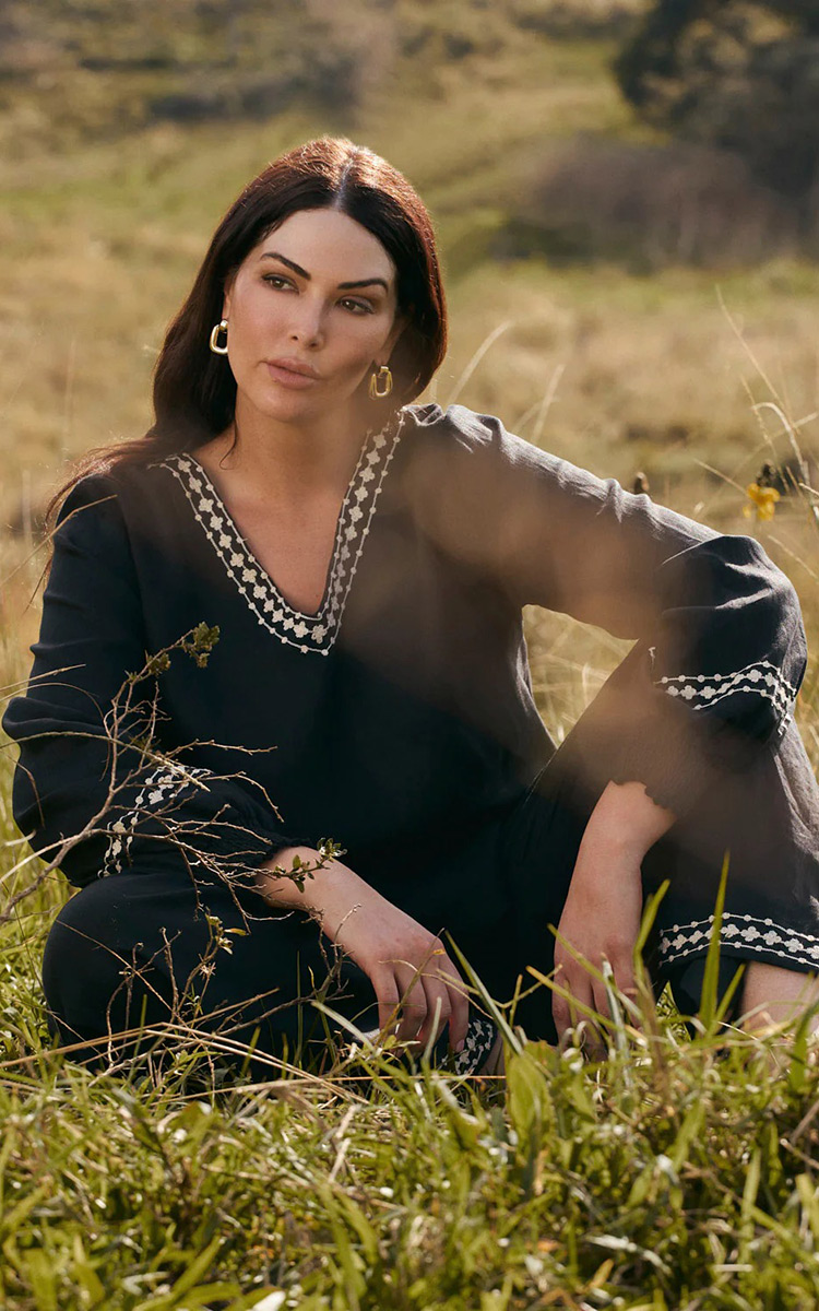 Samara Linen Blouse product photo.