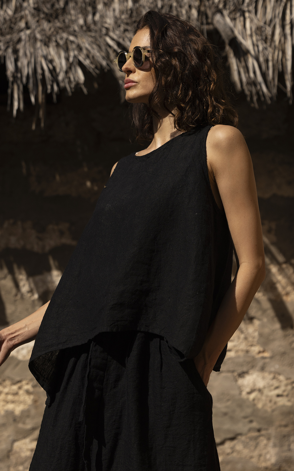 Taji Top Linen product photo.