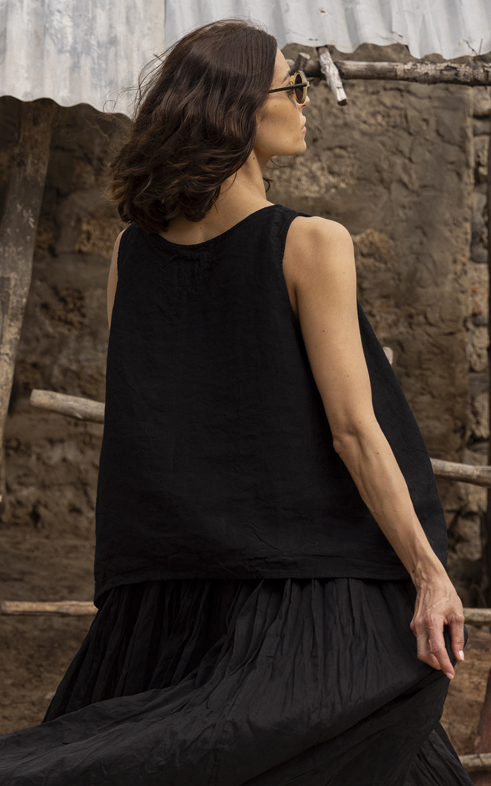Taji Top Linen product photo.
