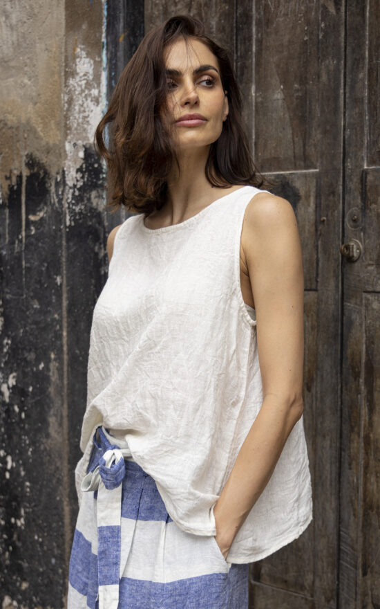 Taji Top Linen product photo.