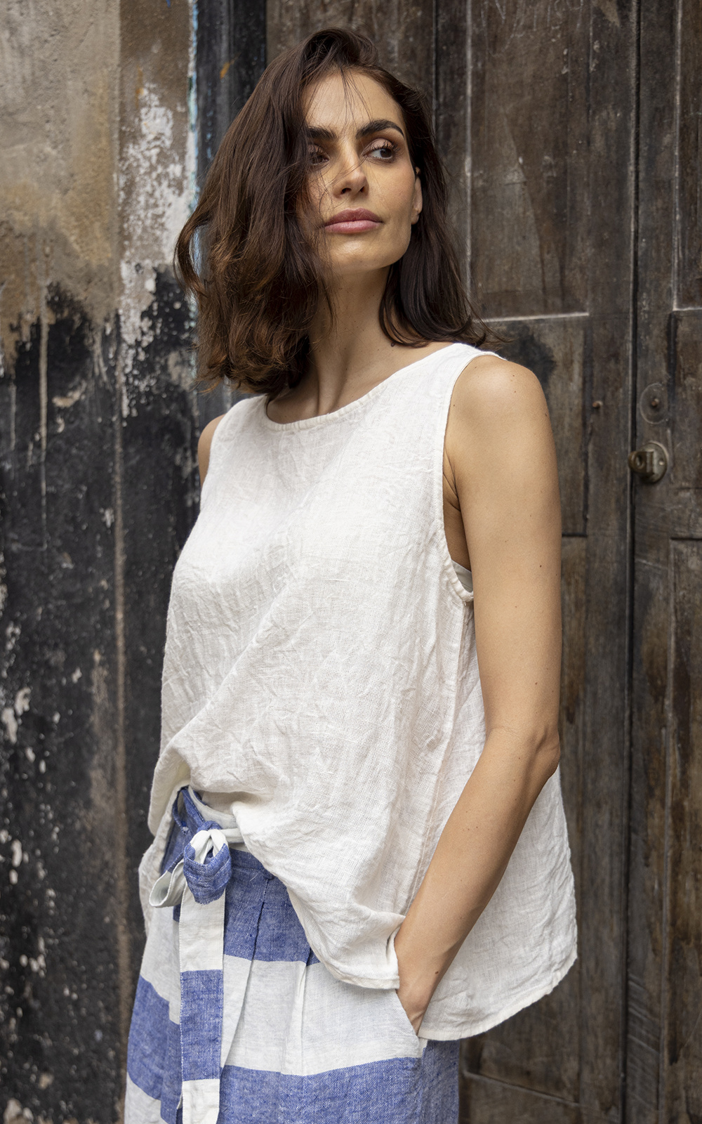 Taji Top Linen product photo.