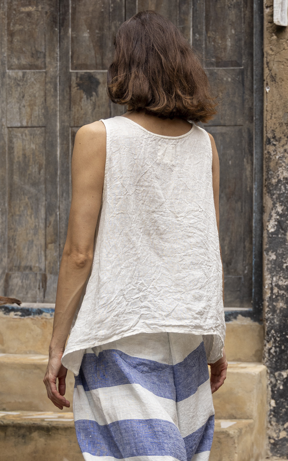 Taji Top Linen product photo.