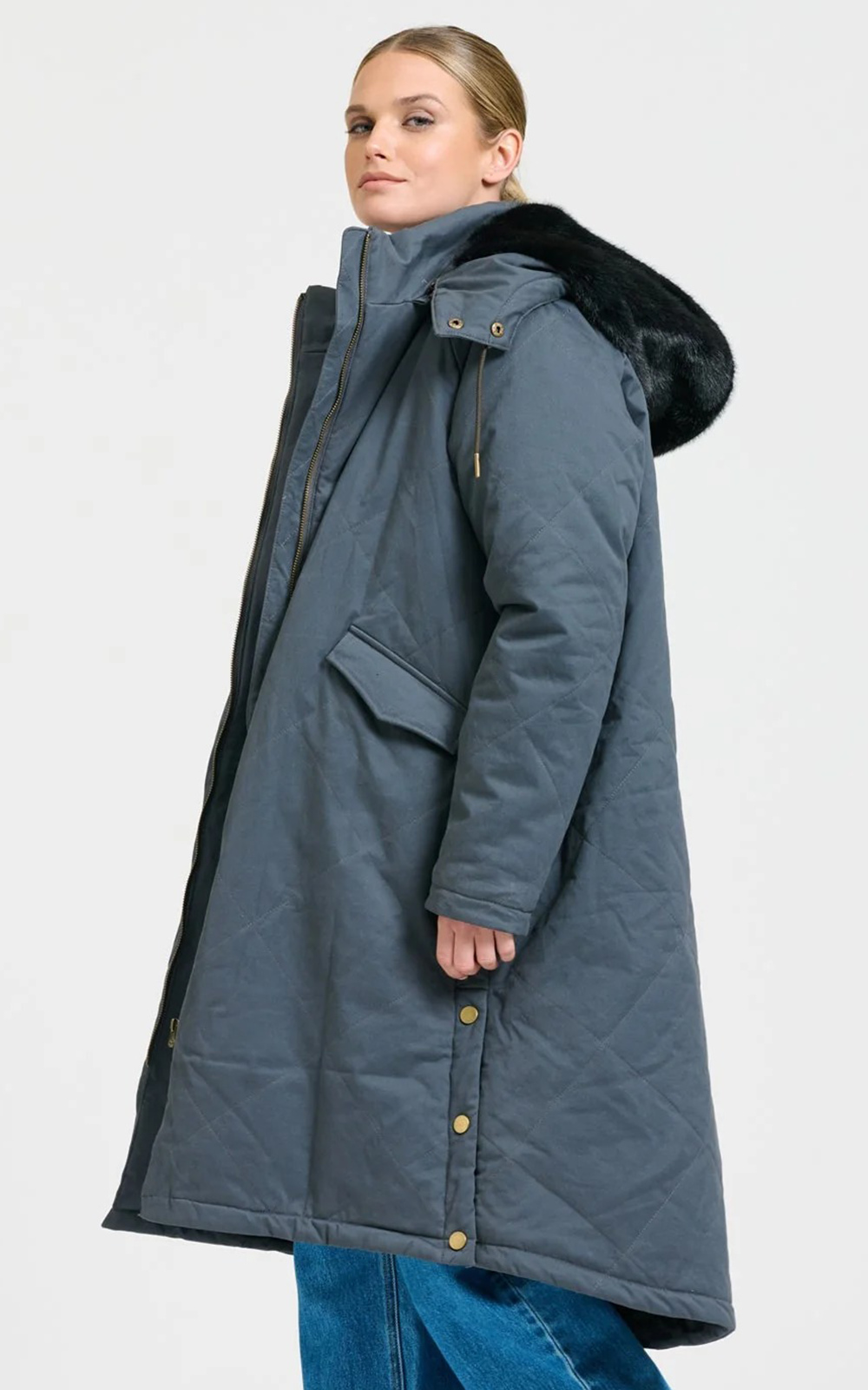The Aspen Coat product photo.