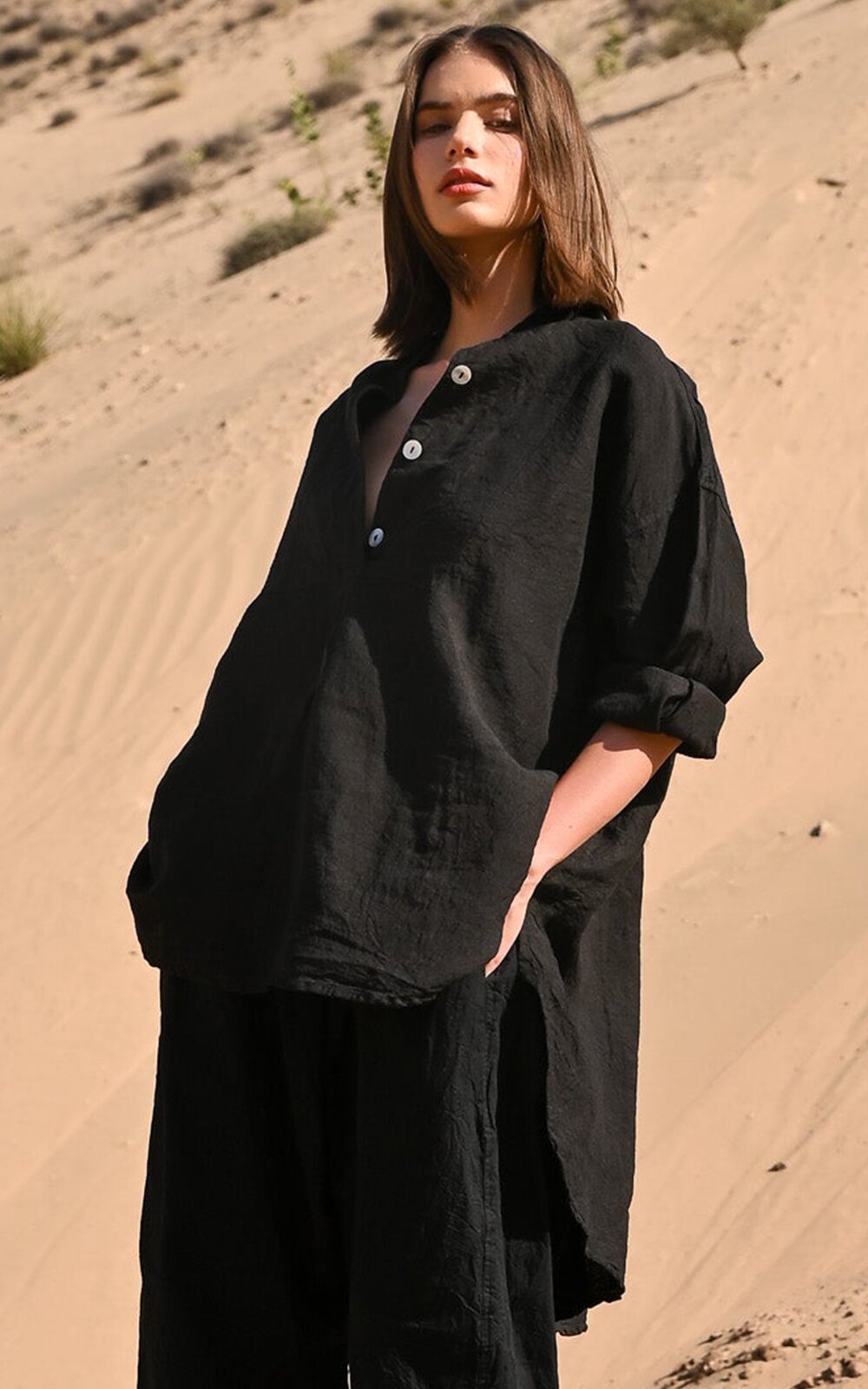 Tuxedo Shirt In Linen product photo.