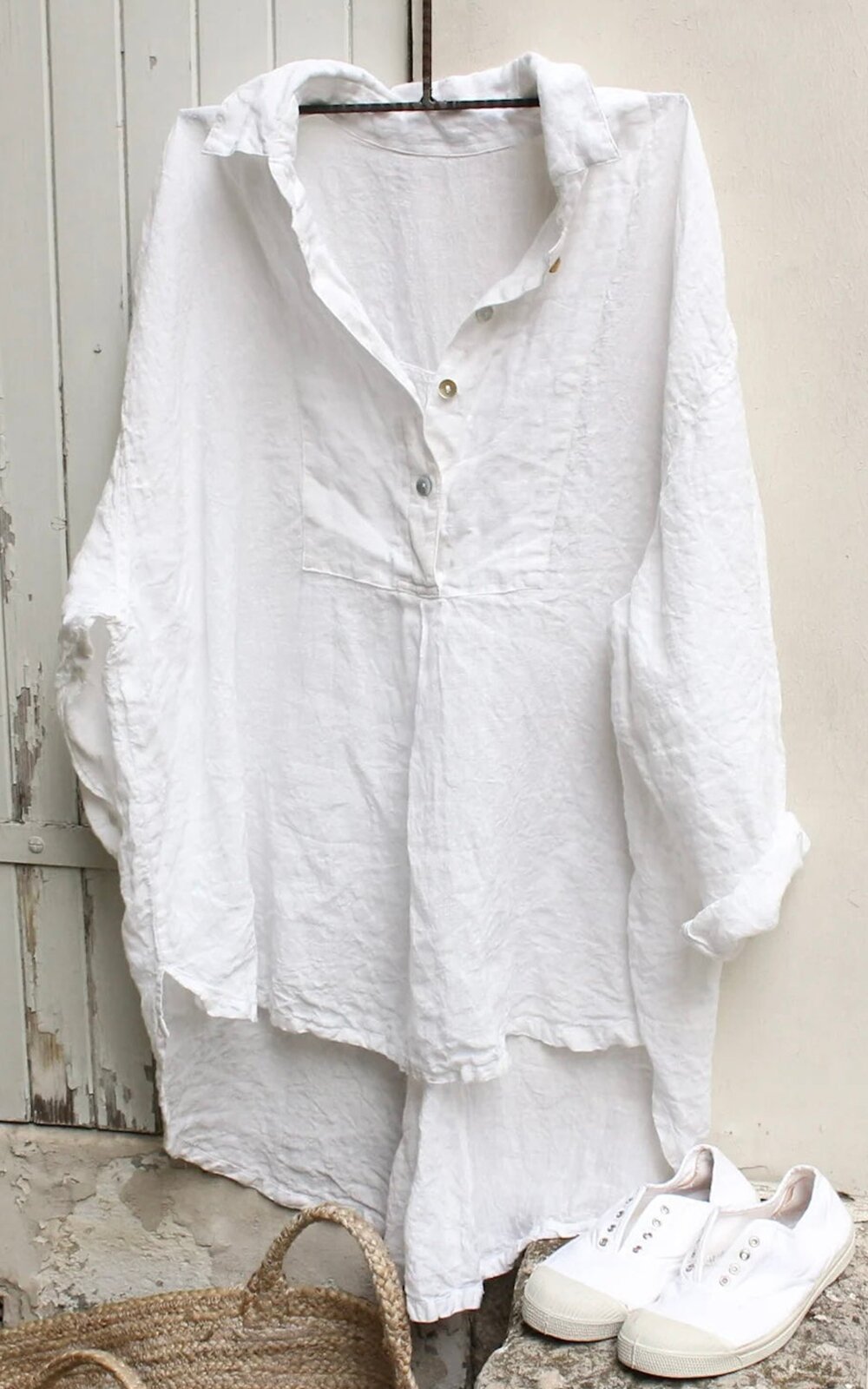 Tuxedo Shirt In Linen product photo.