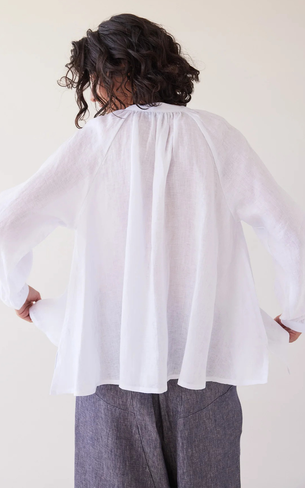 Vento Shirt product photo.