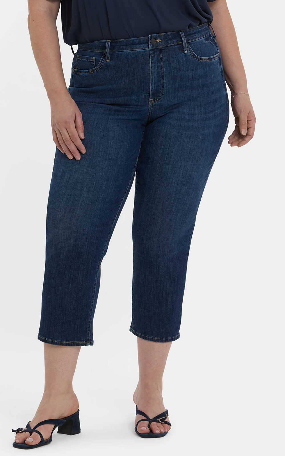 Womens Relaxed Piper Crop product photo.