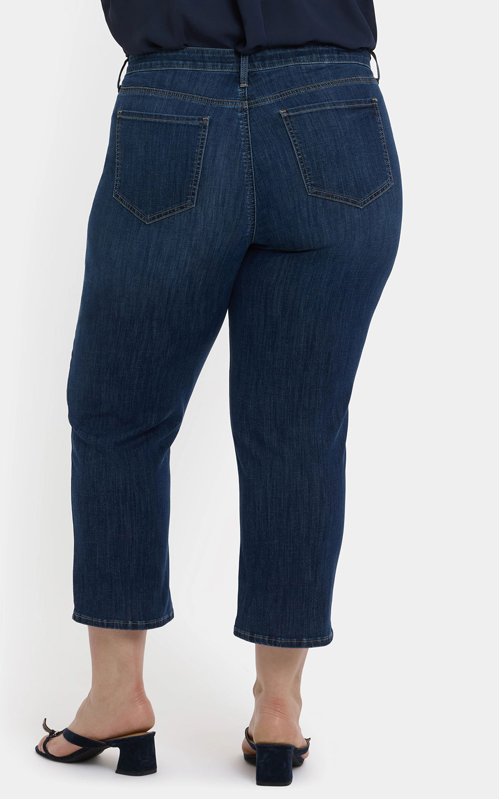 Womens Relaxed Piper Crop product photo.
