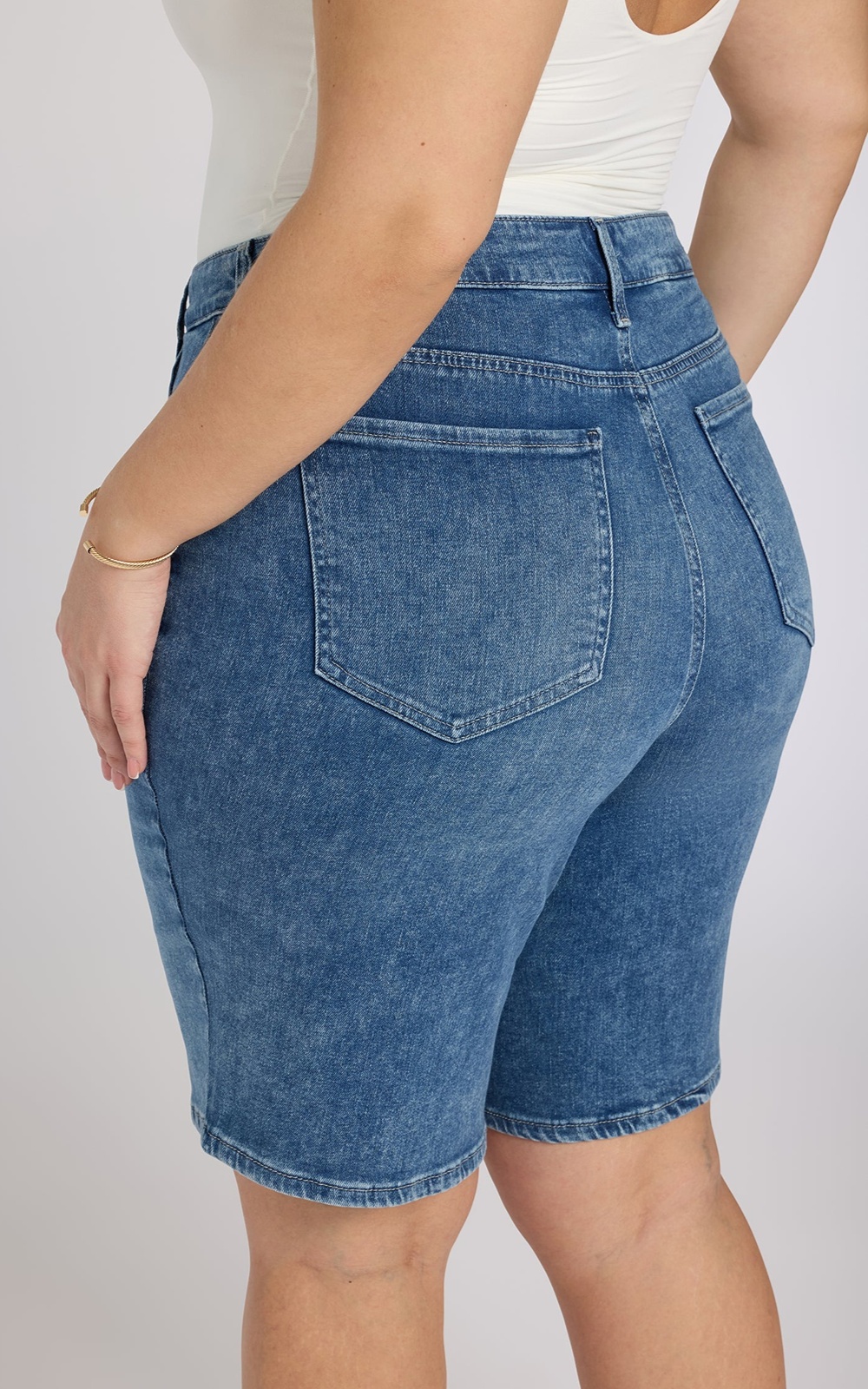 Womens Lilly Shorts product photo.