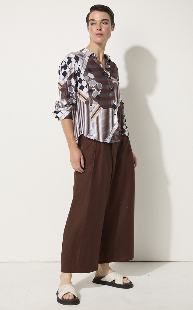 Essential Linen Wrap Pant product photo.